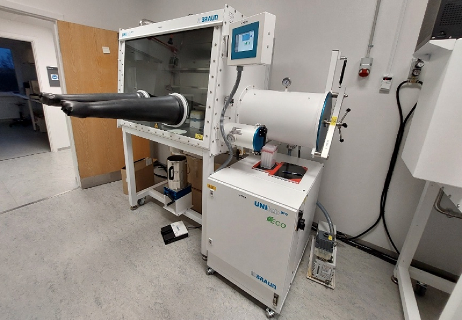 Glovebox